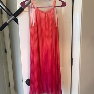 Apt 9 women’s size 4 pleated dress. Coral and pink